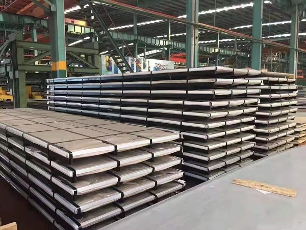 不锈钢卷厂家：拉丝不锈钢板的使用寿命有何影响因素？